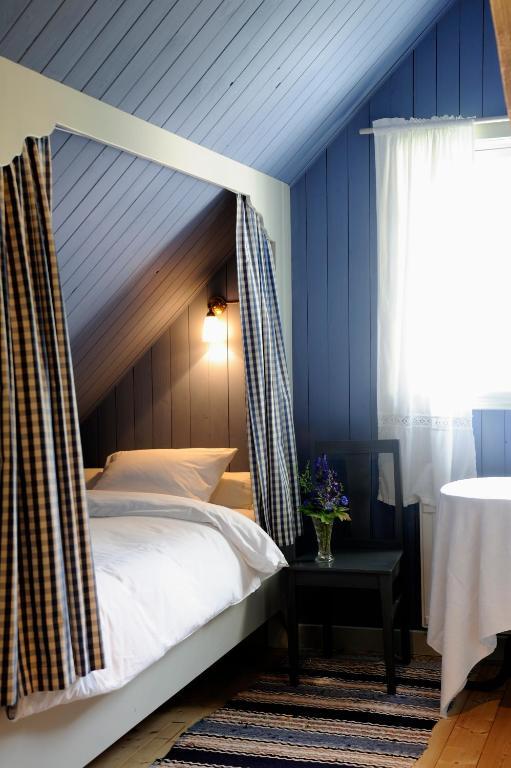 Vildrosor & Hoens Hagstad Room photo