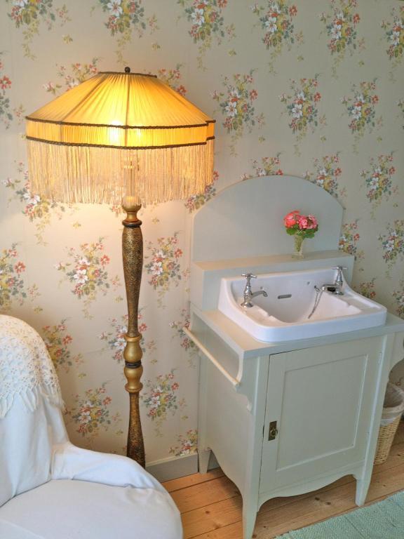 Vildrosor & Hoens Hagstad Room photo